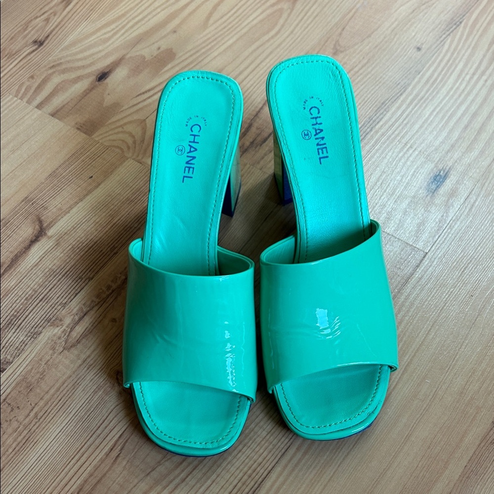 CHANEL Women's Vibrant Green Mules